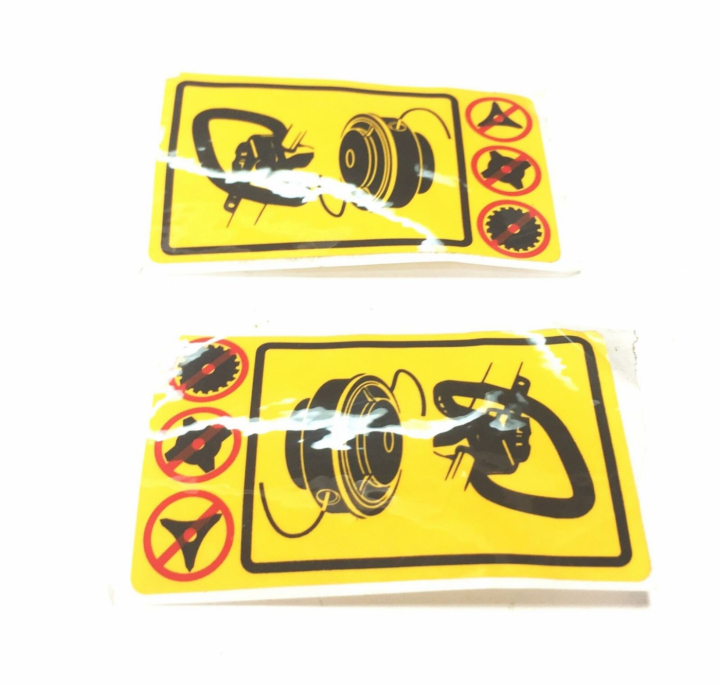 Klistermærkeadvarsel 503795601 5037956-01 i gruppen Reservedele / Reservedele Buskryddere / Reservedele Husqvarna 325R/RX/RXT hos GPLSHOP (5037956-01)