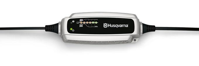 Husqvarna Batterioplader Bc 0.8 5794501-01 i gruppen Husqvarna Skov og have produkter / Husqvarna Frontridere & Havetraktorer / Servicesæt og tilbehør hos GPLSHOP (5794501-01)