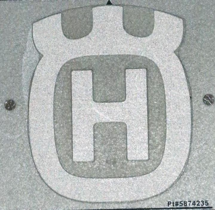 Decal Husqvarna 'Crown' 5874235-01