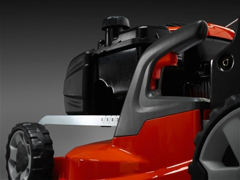 Husqvarna LC 247SP Plæneklippere