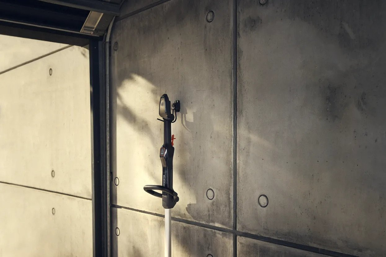 Husqvarna Aspire™ T28  + B45(2.5Ah) & C70