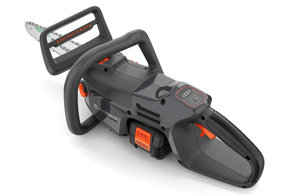Husqvarna Aspire™ C15X-P4A motorsav med batteri og lader