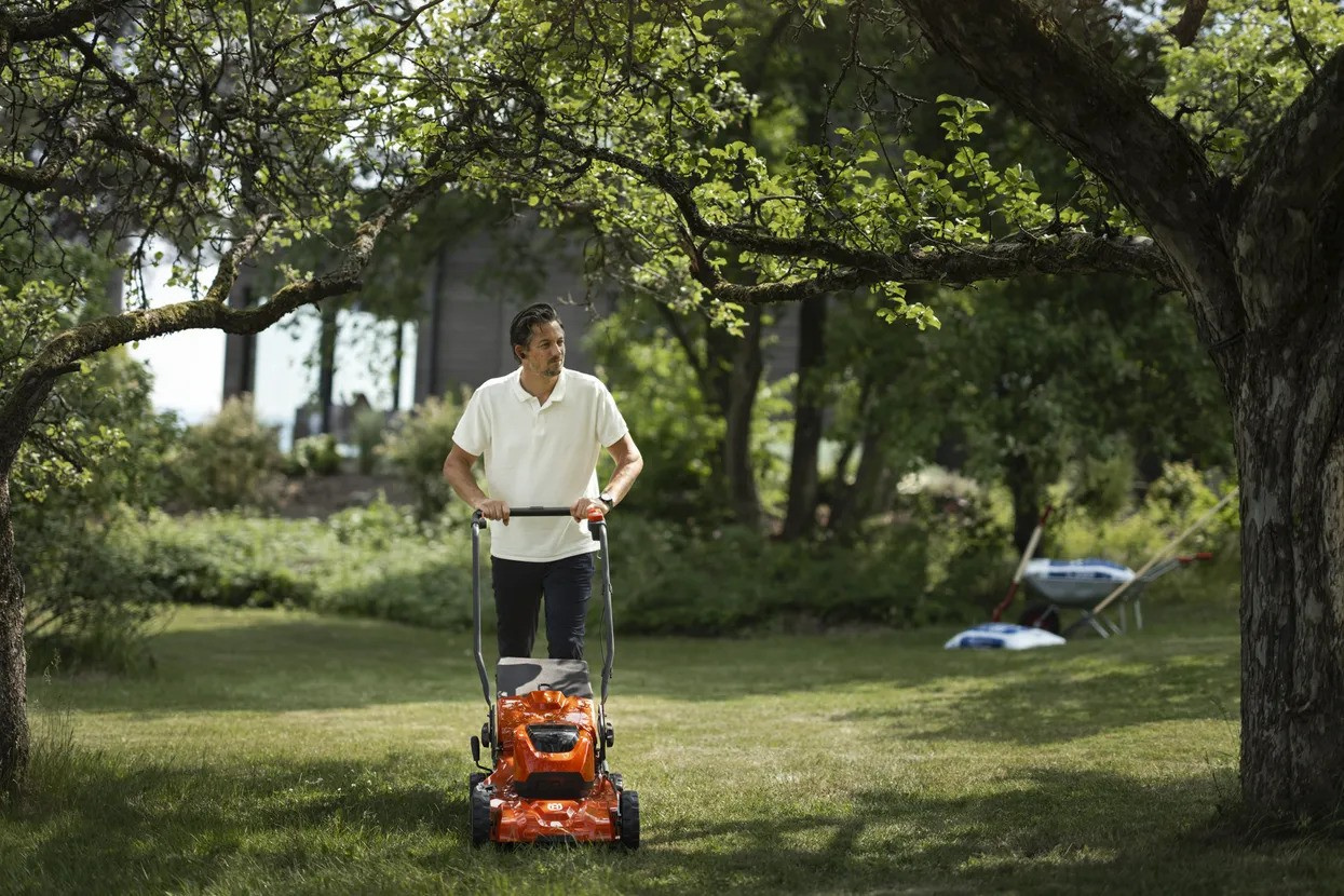 Husqvarna LC 251iS uden batteri og oplader