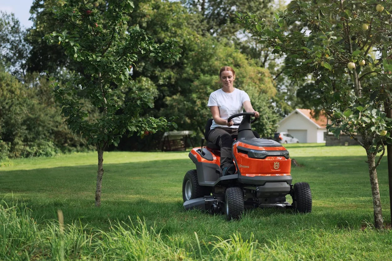 Husqvarna TS 100i Havetraktor