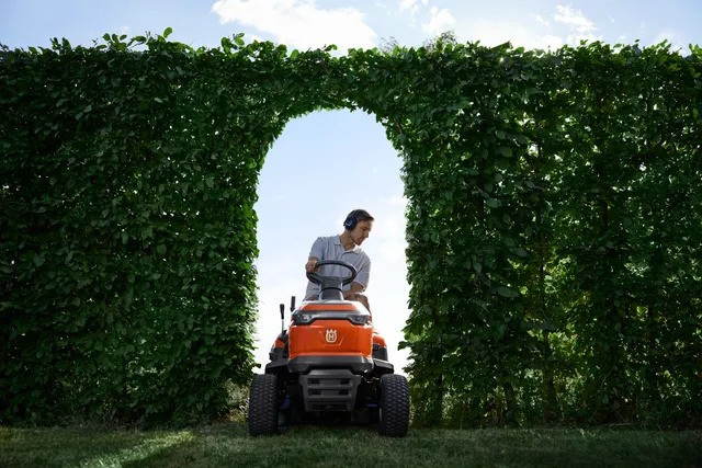 Husqvarna TS 100i Havetraktor