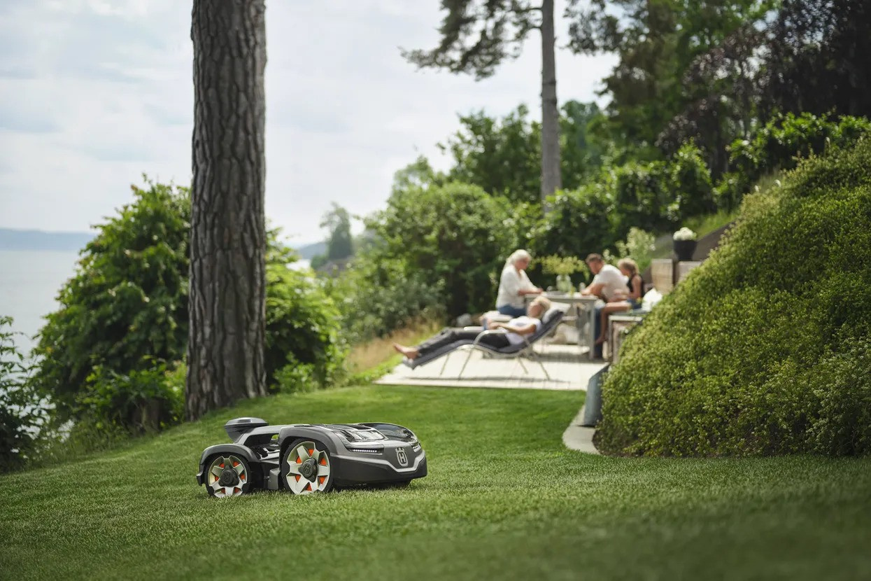 Husqvarna Automower® 435X AWD Nera Robotplæneklipper