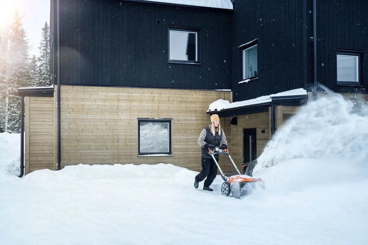 Husqvarna ST 253i Snerydder