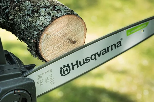 Husqvarna 215i batteridrevet motorsav uden batteri og oplader