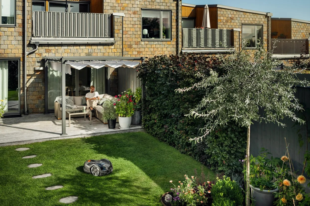 Husqvarna Automower® 305E Nera Robotplæneklipper