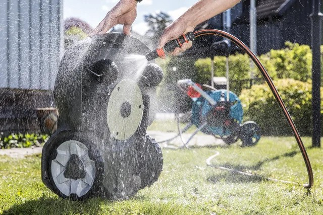 Husqvarna Automower® 305E Nera Robotplæneklipper