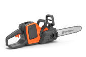 Husqvarna 230i batteridrevet motorsav med batteri og oplader Husqvarna 230i batteridrevet motorsav med batteri og oplader