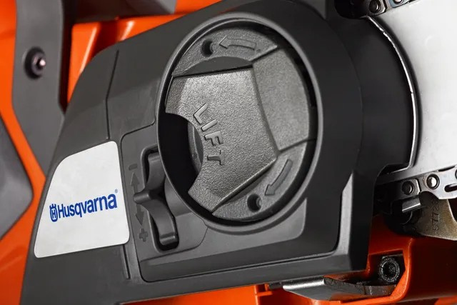 Husqvarna 230i batteridrevet motorsav med batteri og oplader